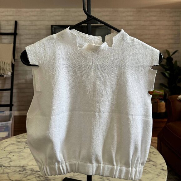 Kerisma Women's White Betty Cropped Sleeveless Cutout Seamless Hem Top Size S/M - Picture 2 of 7